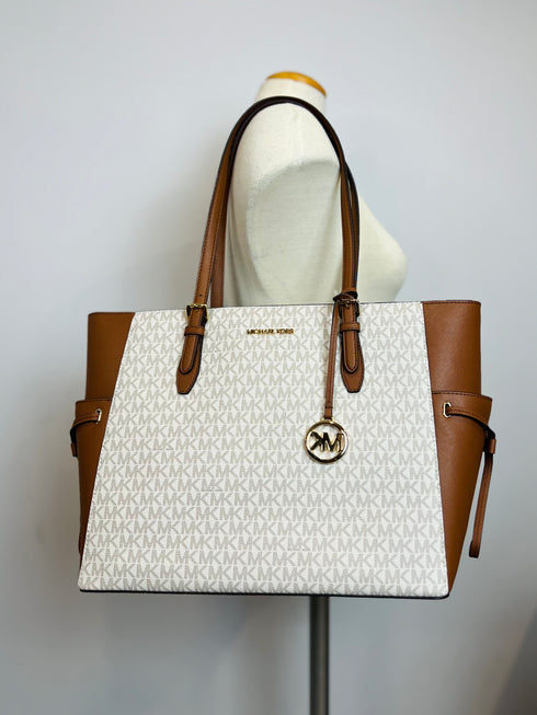 Michael Kors Gilly Large Jet Set Travel Drawstring Tote Vanillla MK Signature